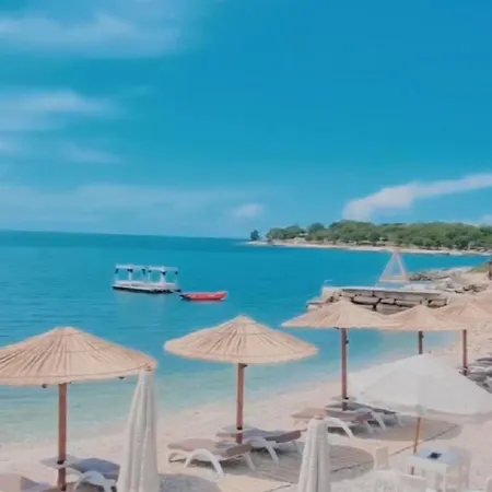 Διαμέρισμα Luxury New !!! One And Only With Terrace & Free Bikes