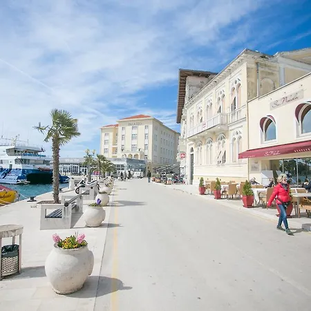 Luxury New !!! One And Only With Terrace & Free Bikes Apartment Porec